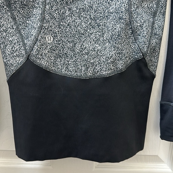 Lululemon Daily Practice Jacket
Rio Mist White Black / Deep Coal - Picture 12 of 16